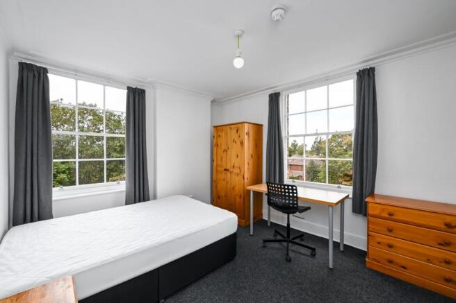 1 bed House Share to rent Image 2