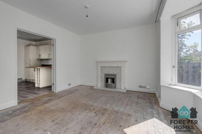 3 bed Semi-Detached for sale Image 6