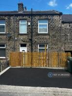 879, Manchester Road, Milnsbridge, Huddersfield HD4 5SX