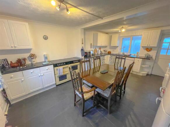 Kitchen/Dining Room