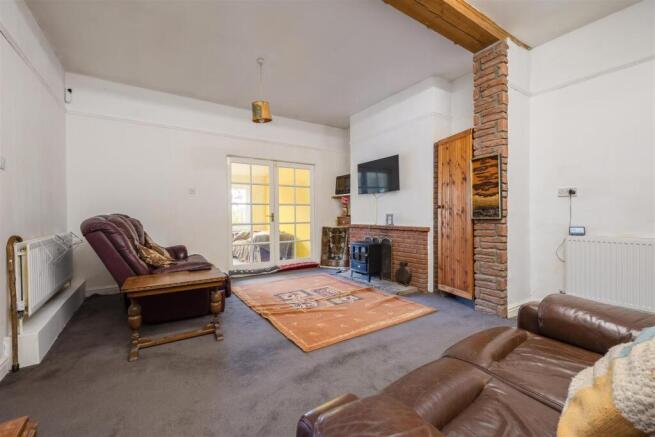 4 bed House for sale Image 9