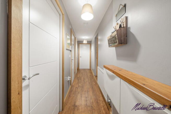 4 bed Detached for sale Image 12