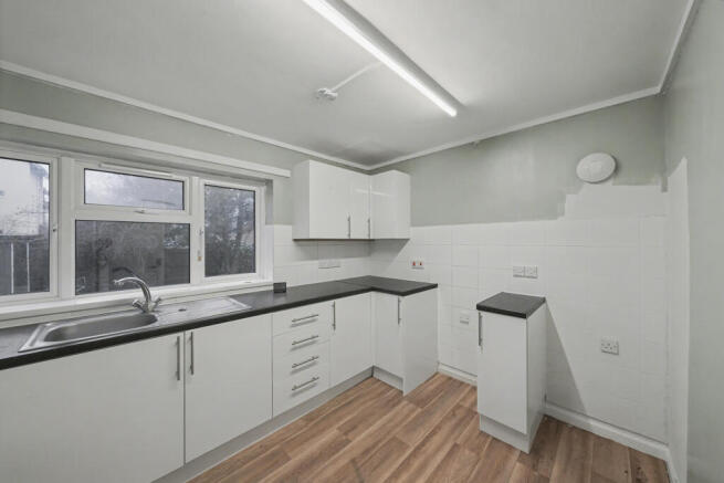 Flat 1 Jutland House, Dedworth Road, Windsor SL4 5BE