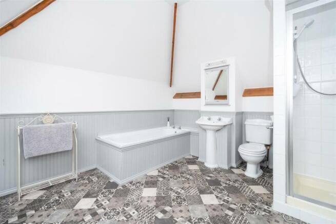 EN SUITE