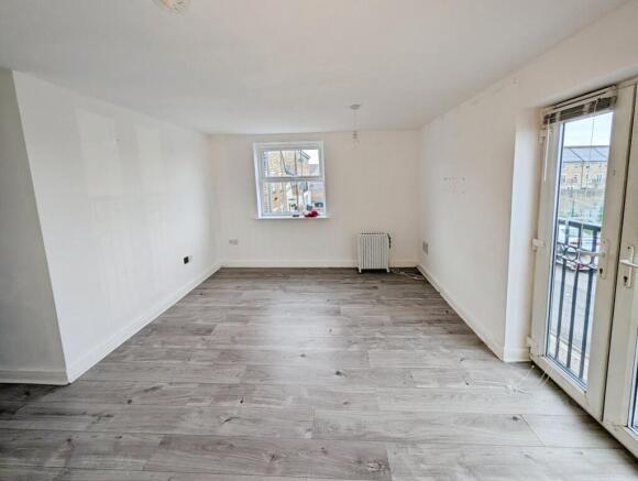 2 bed Apartment for sale Image 6