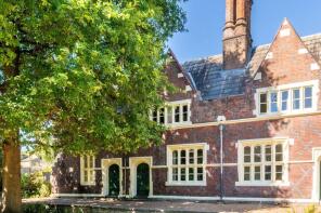5, King William Iv Gardens, Penge, London SE20 7EG