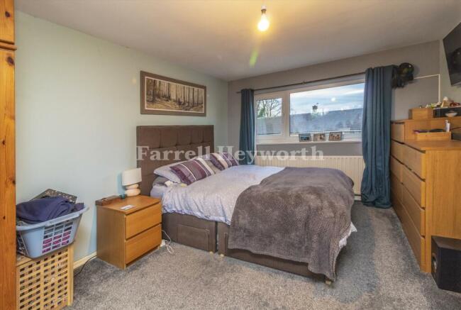 Bedroom 1 image 2