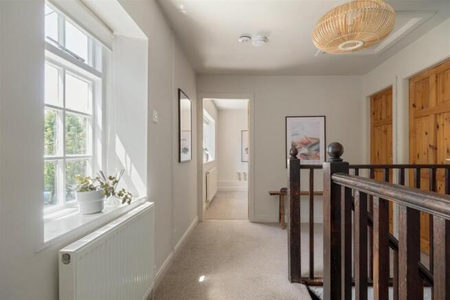 3 bed Semi-Detached for sale Image 10