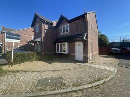27, Swallows End, Plymouth PL9 7DZ