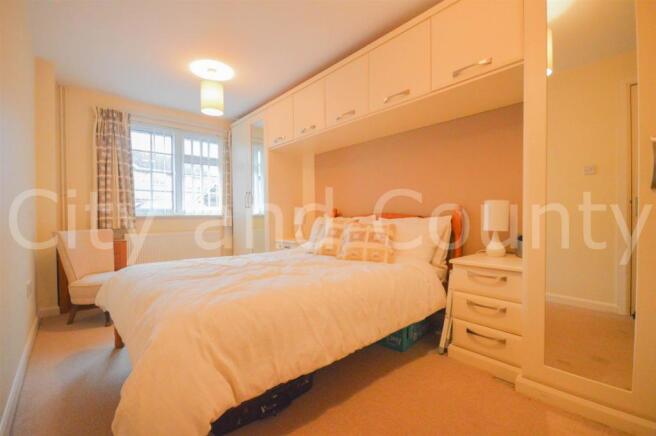 bedroom (2).jpg