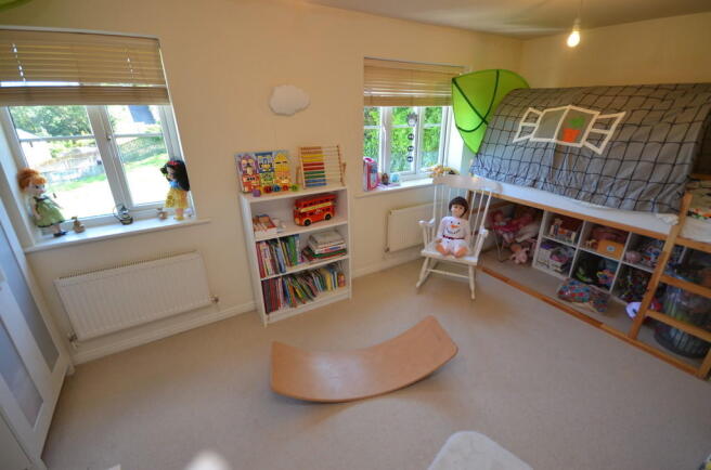 DOUBLE BEDROOM