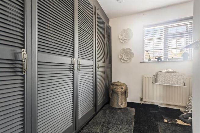 3 bed Terraced for sale Image 11