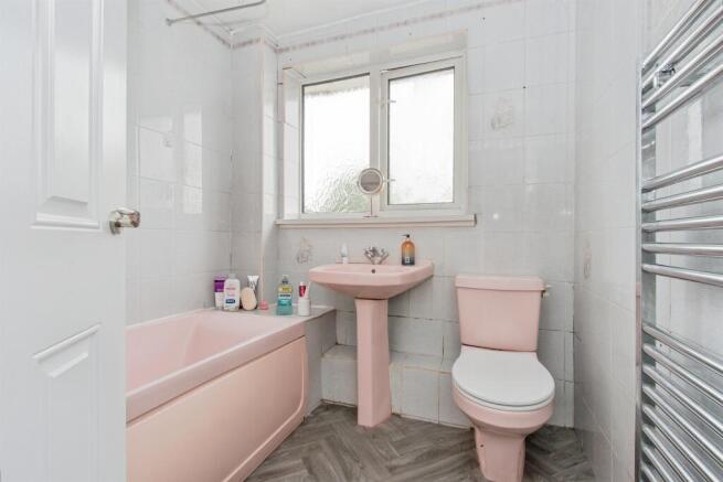 3 bed Semi-Detached for sale Image 6