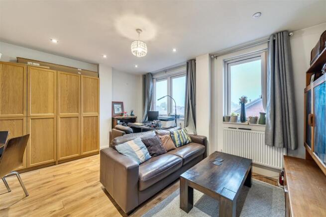 Kitchen/diner/reception room