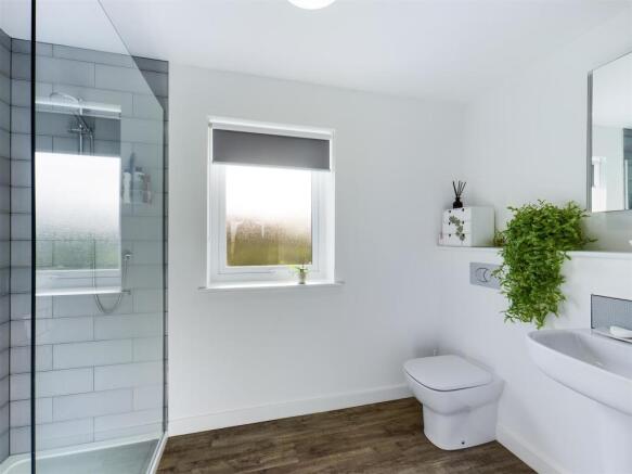 Ensuite 1.jpg