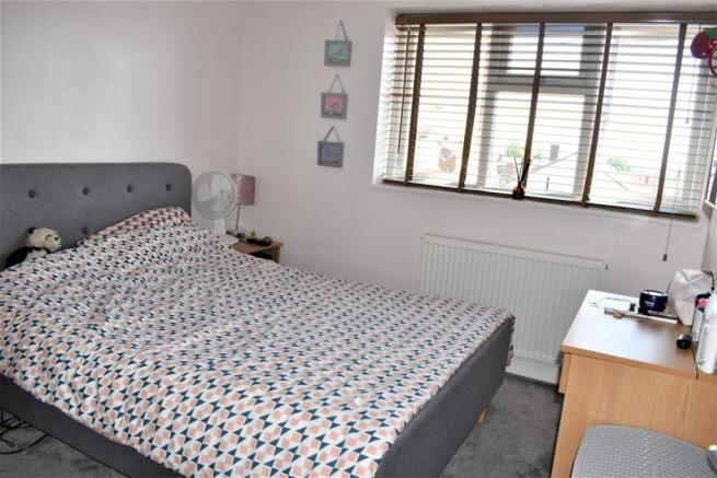 bedroom1.jpg