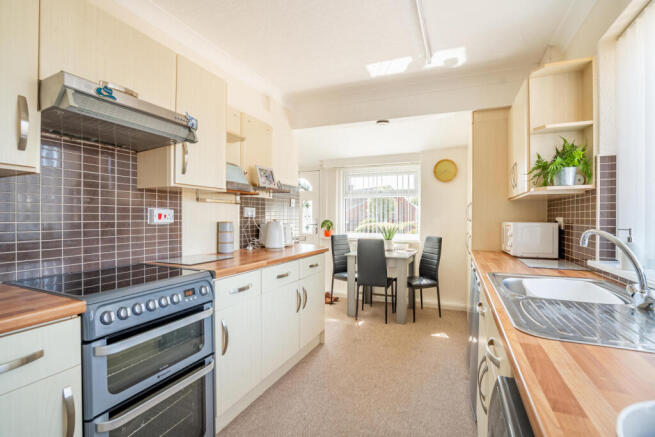 2 bed Bungalow for sale Image 7