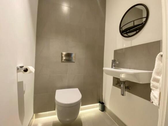 1 bed Apartment to rent Image 12