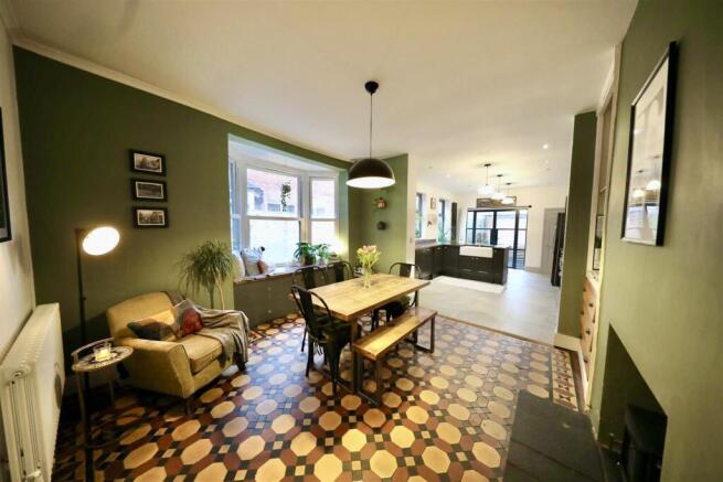 5 bed Terraced for sale Image 6