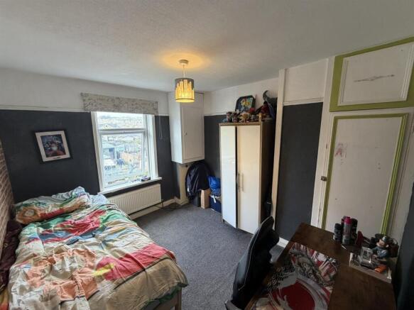 3 bed Semi-Detached for sale Image 10