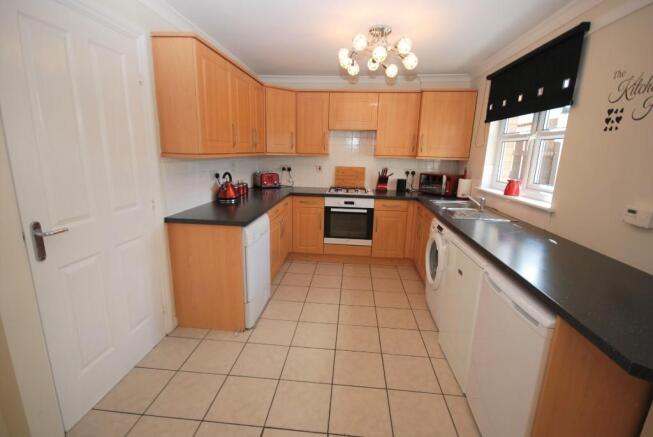 Dining/kitchen