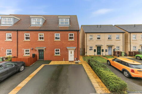 Seals Drive, Ackworth, WF7