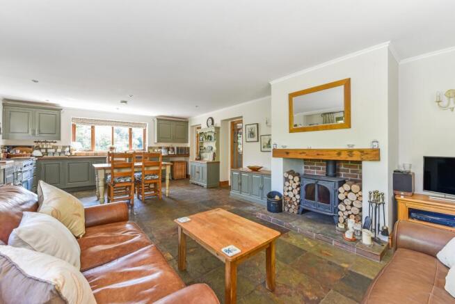 Kitchen/dining/living