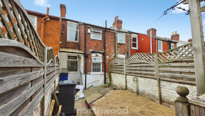 2 bed Terraced to rent Image 12