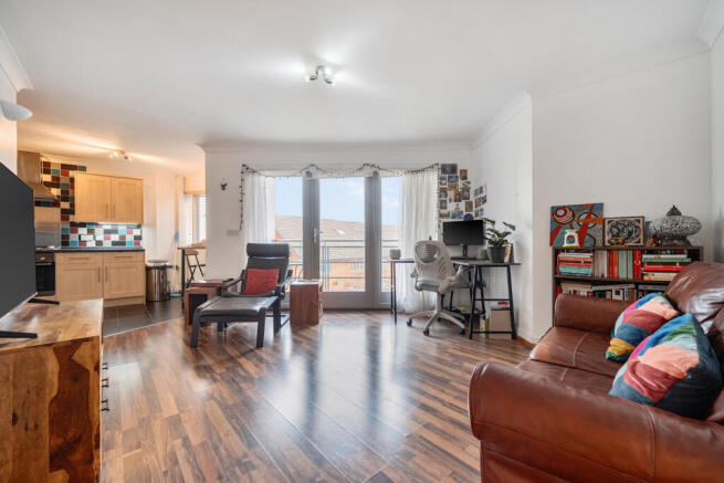 1404529-7-69777f6...