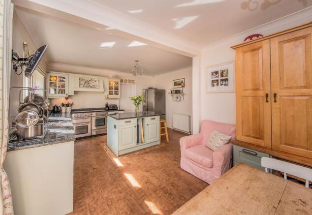 Dining kitchen