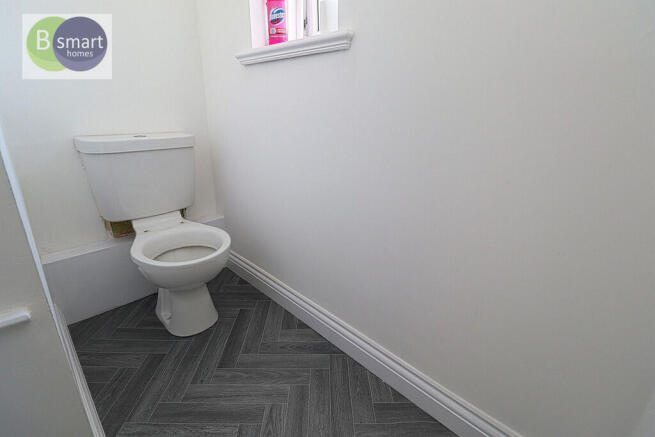 2 bed Semi-Detached to rent Image 9
