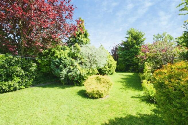 2 bed Detached Bungalow for sale Image 8