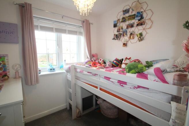 3 bed Semi-Detached to rent Image 7
