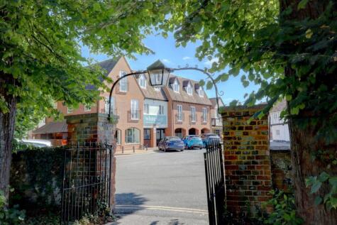 Malthouse Square, Princes Risborough, Buckinghamshire, HP27