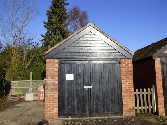 DETACHED GARAGE
