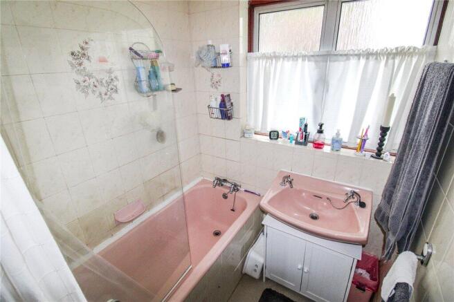 5 bed Detached for sale Image 7