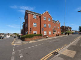 Flat 8, 24 28, Sea View Road, Poole BH12 3JY