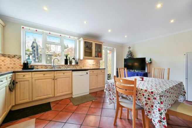 ASHURST ROAD (4).jpg