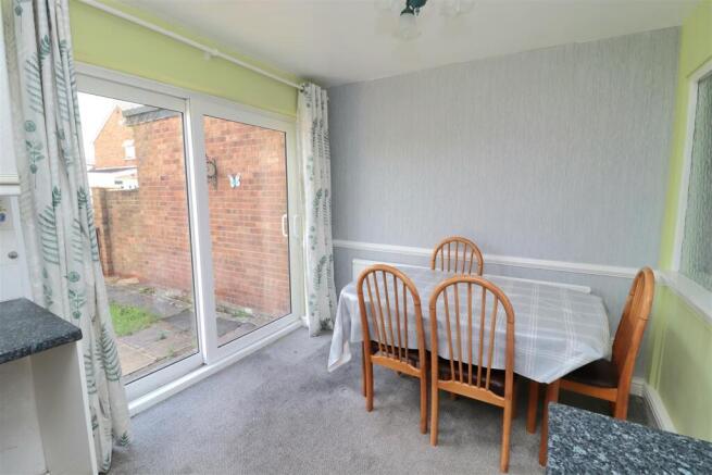 3 bed Semi-Detached for sale Image 4