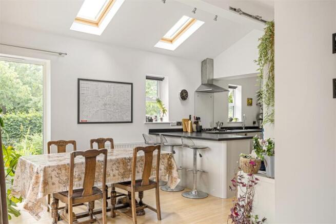 18_Lime_Tree_Avenue70.jpg