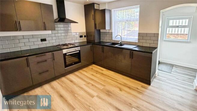 4 bed Semi-Detached to rent Image 6
