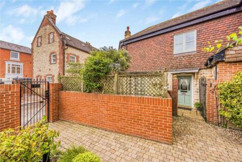 Rosemarys Courtyard, Lamberts Lane, Midhurst, GU29