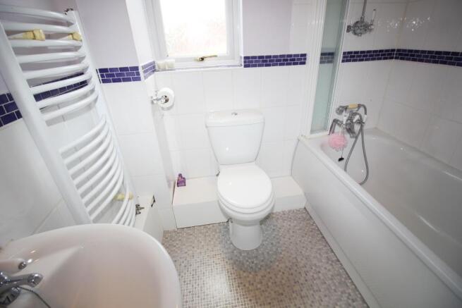 44 Latimer Dr08.JPG