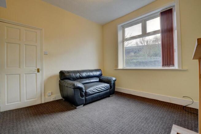 Living Room - 2.jpg