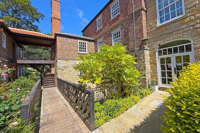 2 bed Flat for sale Image 9