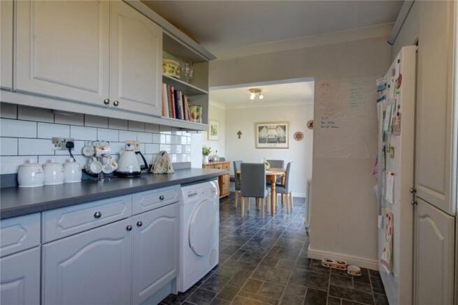 Kitchen Diner Pic 2
