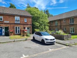 32, Odiham Close, Southampton SO16 8JL