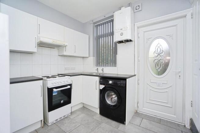 3 bed Terraced to rent Image 5