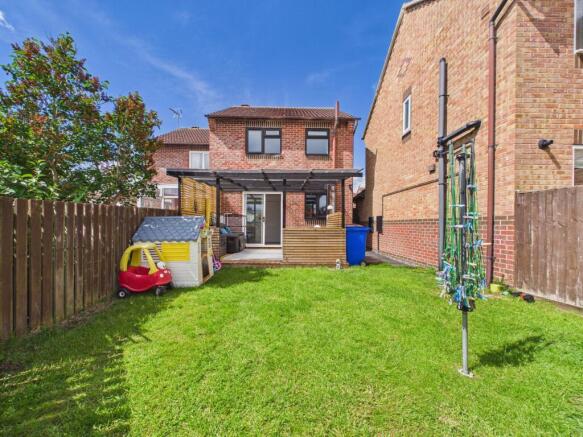 3 bed Semi-Detached for sale Image 4