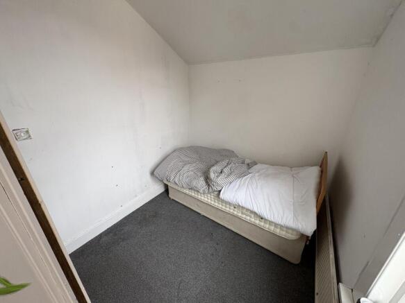 3 bed Terraced for sale Image 11